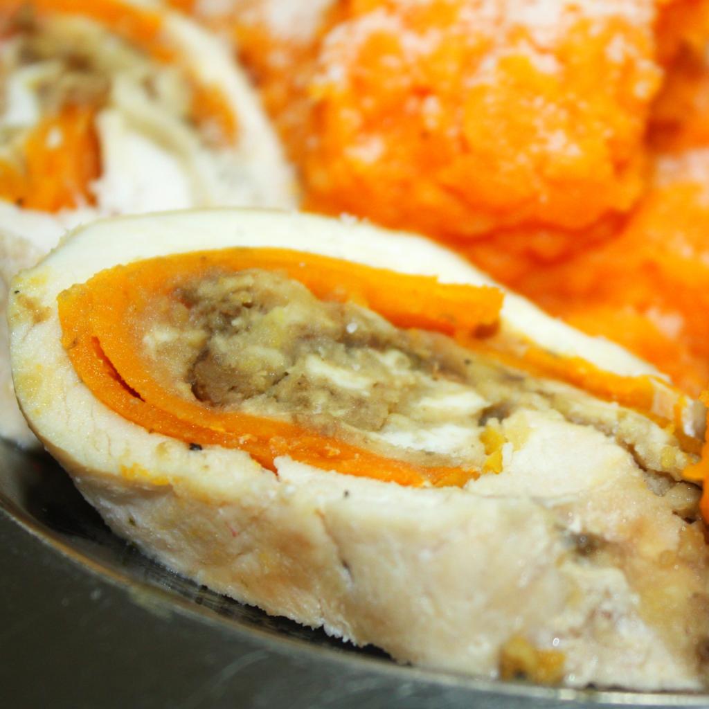 ROTOLINO DI POLLO FUNGHI E ZUCCA CON PUREA DI&nbsp;ZUCCA
