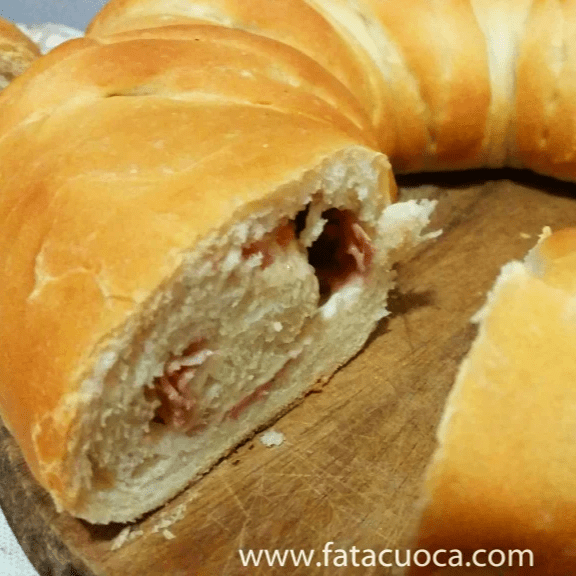 CIAMBELLA LEGGERA CON PROSCIUTTO COTTO E&nbsp;MOZZARELLA