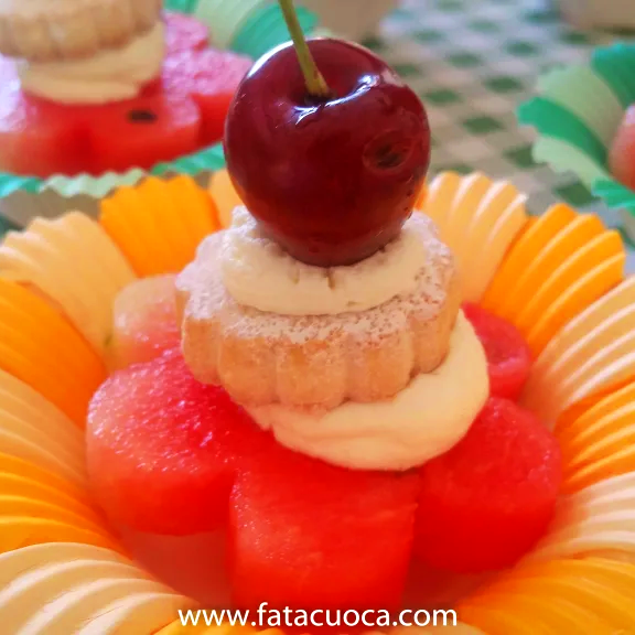 PASTICCINI DI FRUTTA CON CREMA&nbsp;NAMELAKA