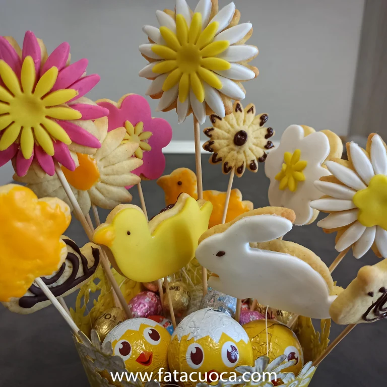 CENTRO TAVOLA PASQUALE DECORIAMO I&nbsp;BISCOTTI