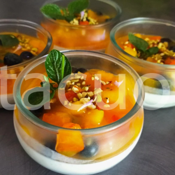 NAMELAKA ALLA VANIGLIA IN GUAZZETTO DI&nbsp;FRUTTA